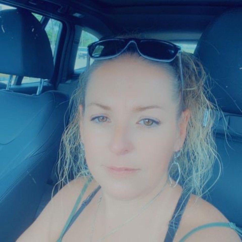 Meet your Posher, Dina
